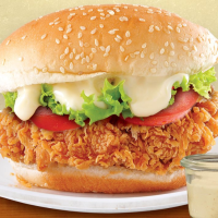 Crispy Chicken Burger Box 400 g BURGER BOX (PRODUSE NOI, RĂCORITOARE INCLUSĂ) la Rexo LunchBox TEST din Târgu Mureş