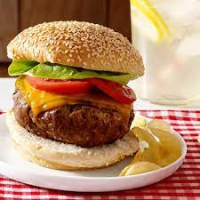Hamburger clasic Burger la B - Store din Târgu Mureş
